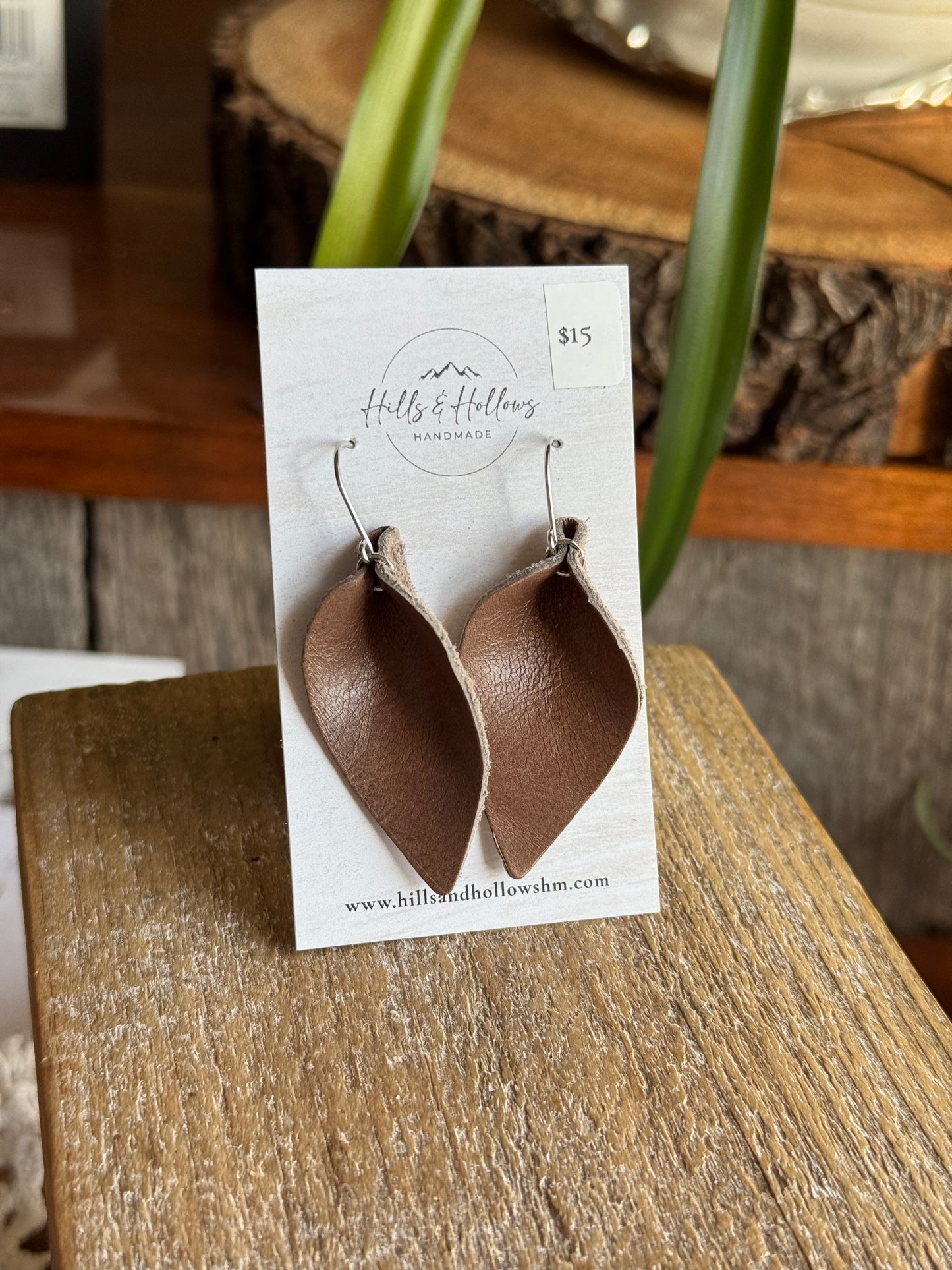 Taupe Leafdrop