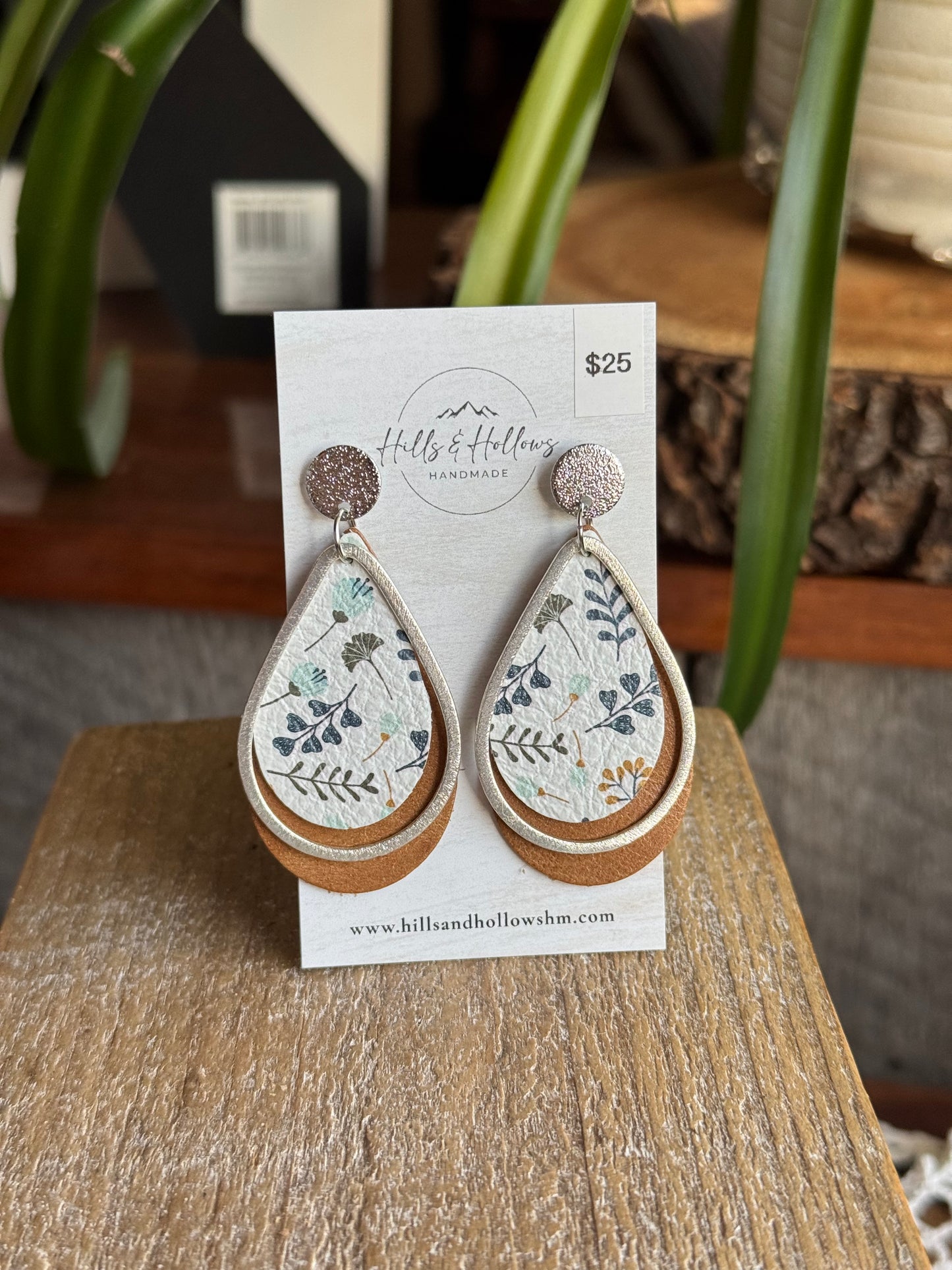 Stud Teardrop