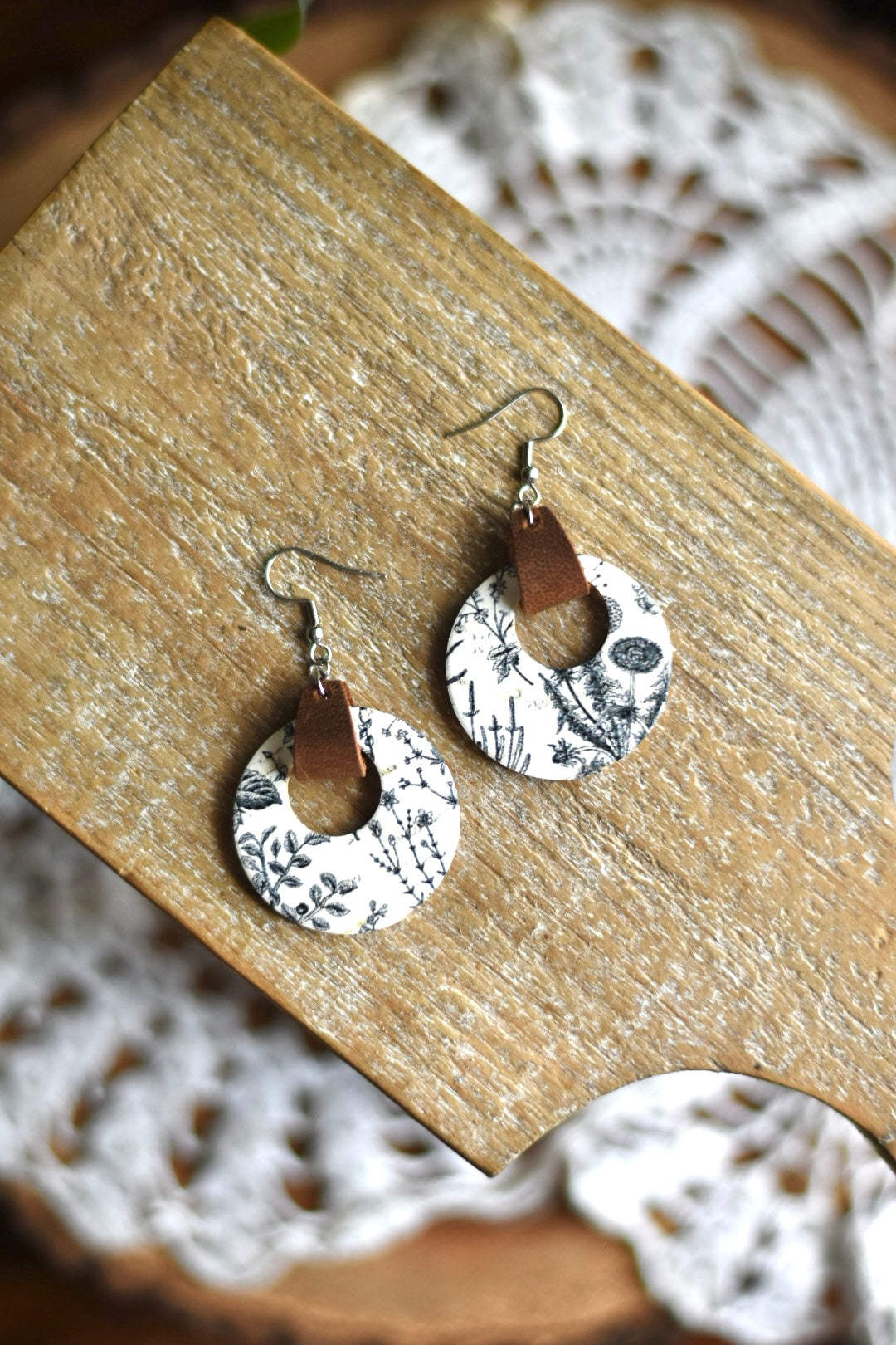 Black + White Prairie Floral Hoop