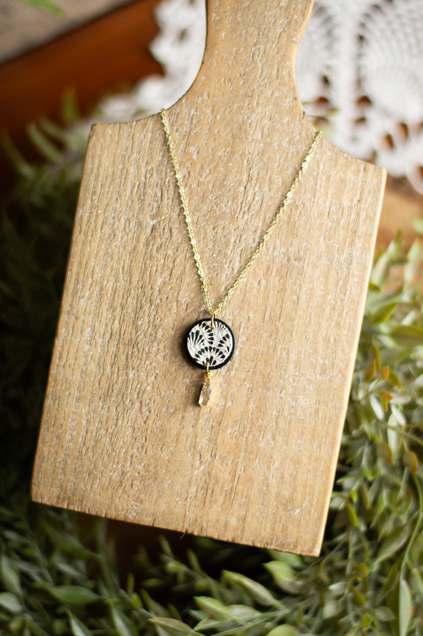 Black + White Medallion Tiered Circle