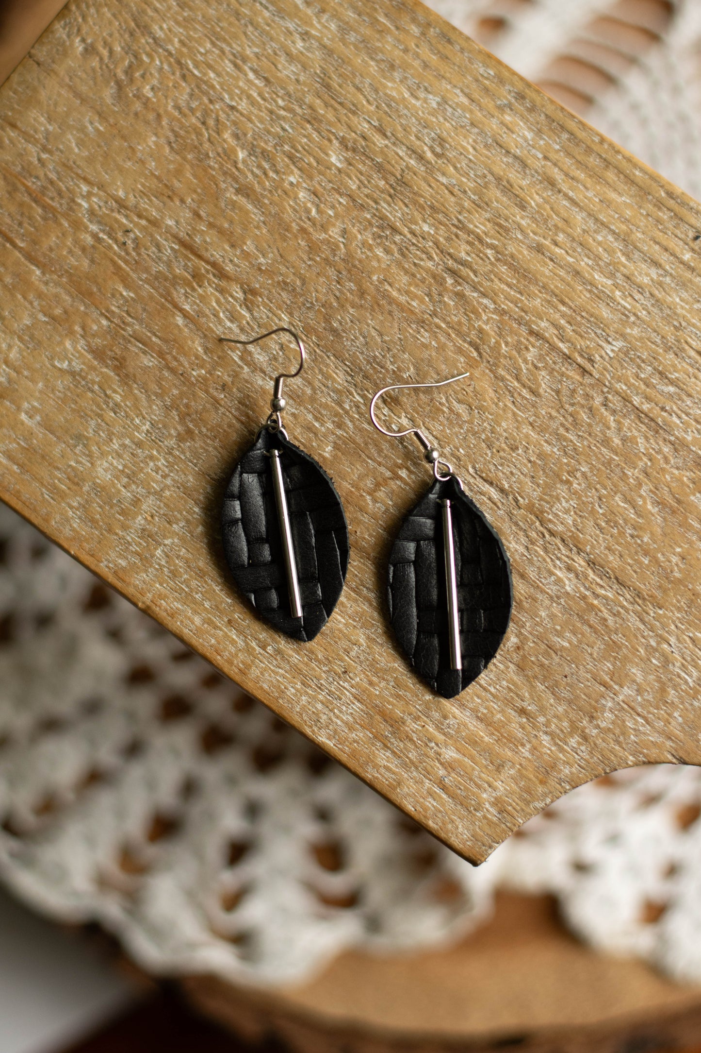 Small Weave Leaf Dangle